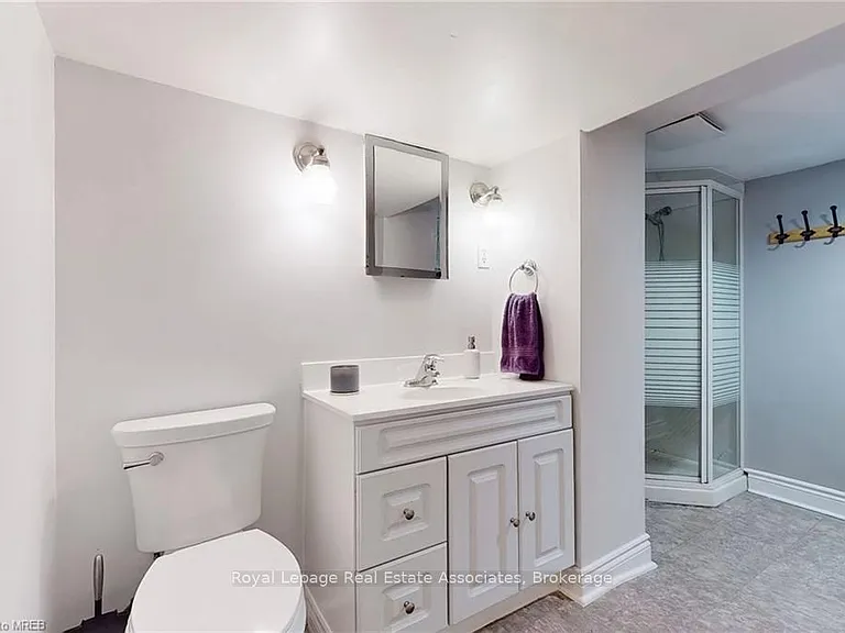 925 Kingsway Dr #BASEMENT — Photo 21