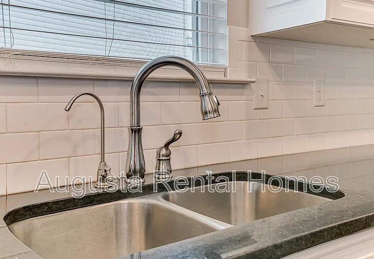 5107 Heathbrook Dr — Photo 16