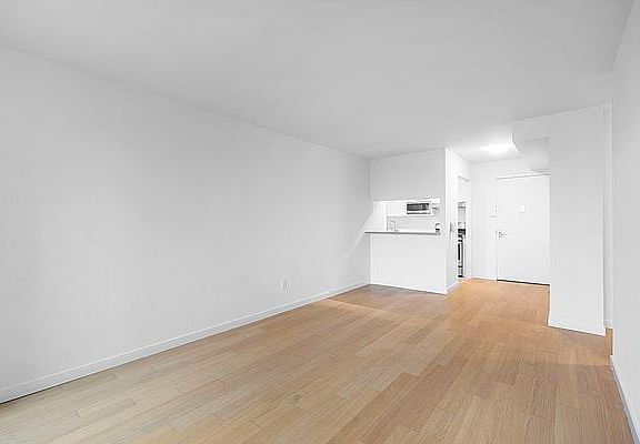 3rd image of 1 Columbus Pl APT N30a