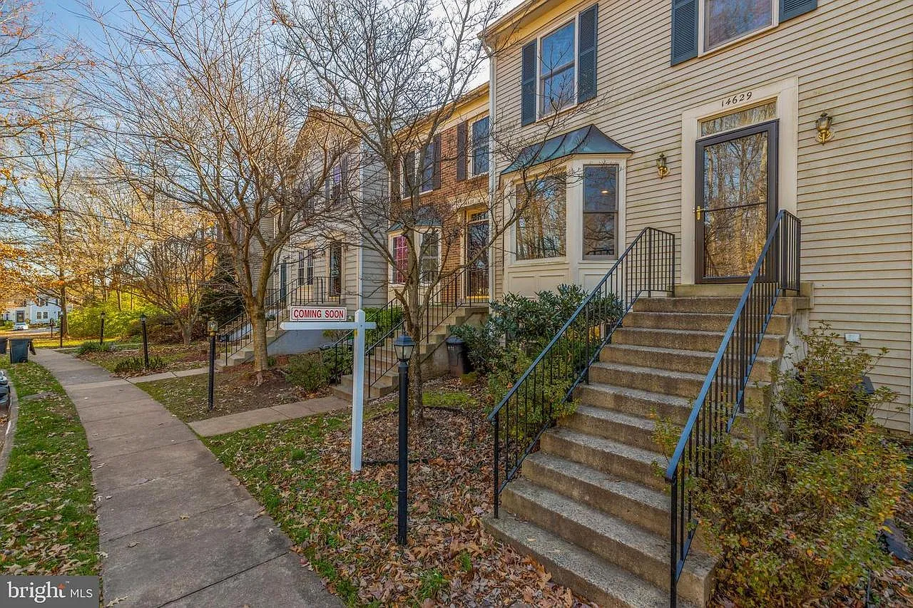 4 bed, 3.5 bath, 1971 sqft, $3,600 — Photo 3