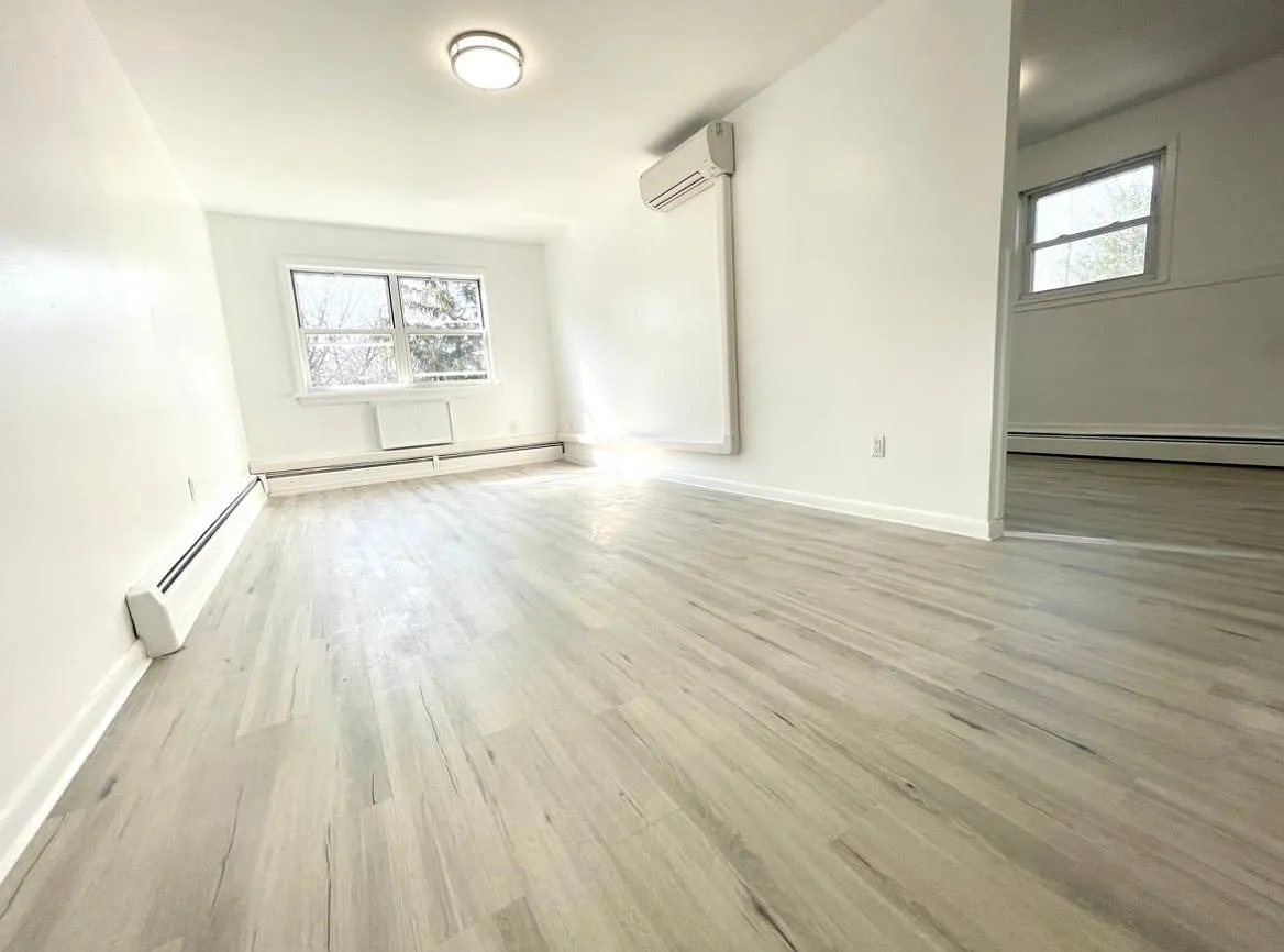 3 bed, 1400 sqft, $3,100 — Photo 4