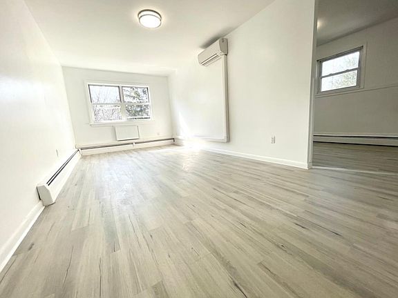 4th image of 2845 Wilkinson Ave #3