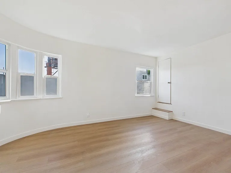 Wilcox Apartments — Photo 6