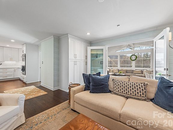 5th image of 1108 Beauwyck Ct