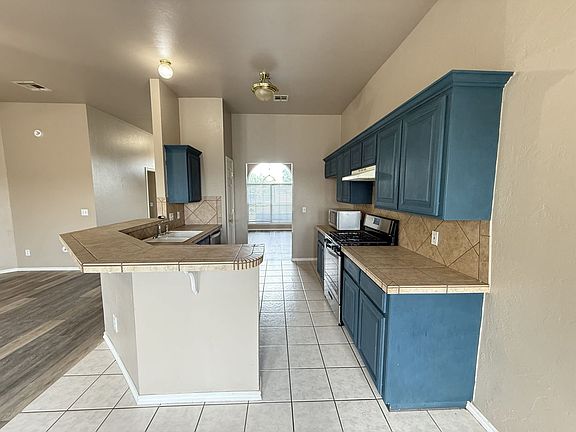3rd image of 13525 Bell Ave