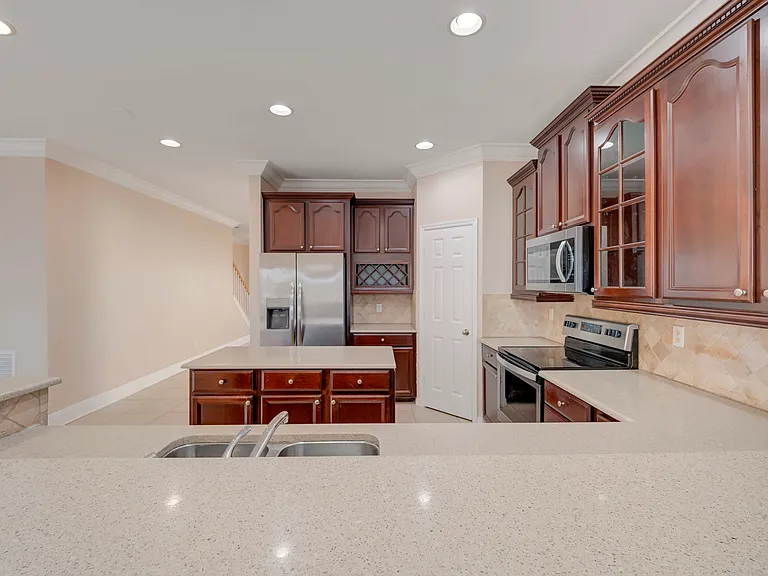 2788 Inlet Cove Ln W — Photo 7