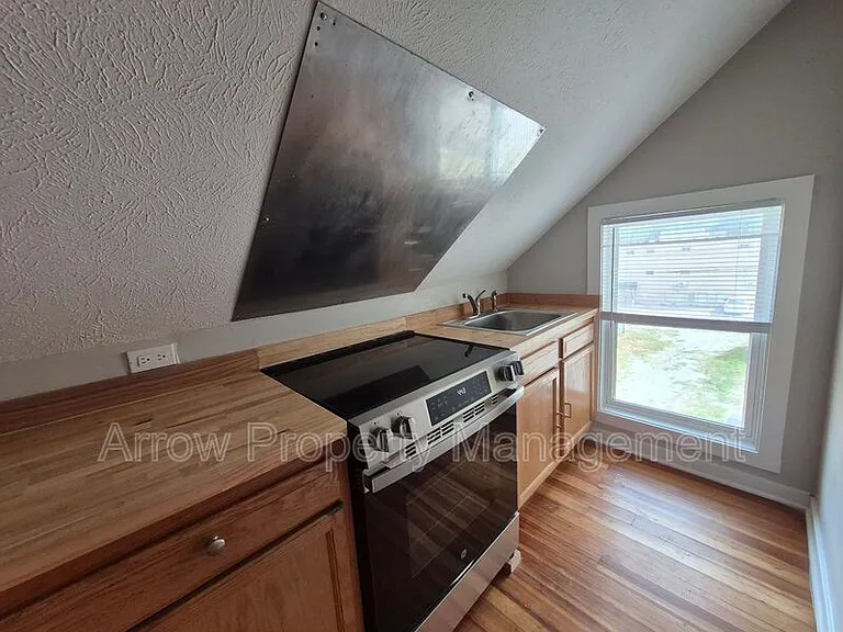 2727 P St #4 — Photo 5