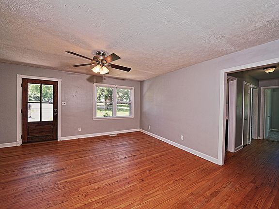 5th image of 2113 Adair Dr
