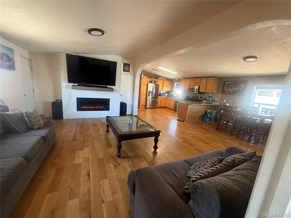 107 Willow Drive, Lochbuie, CO 80603