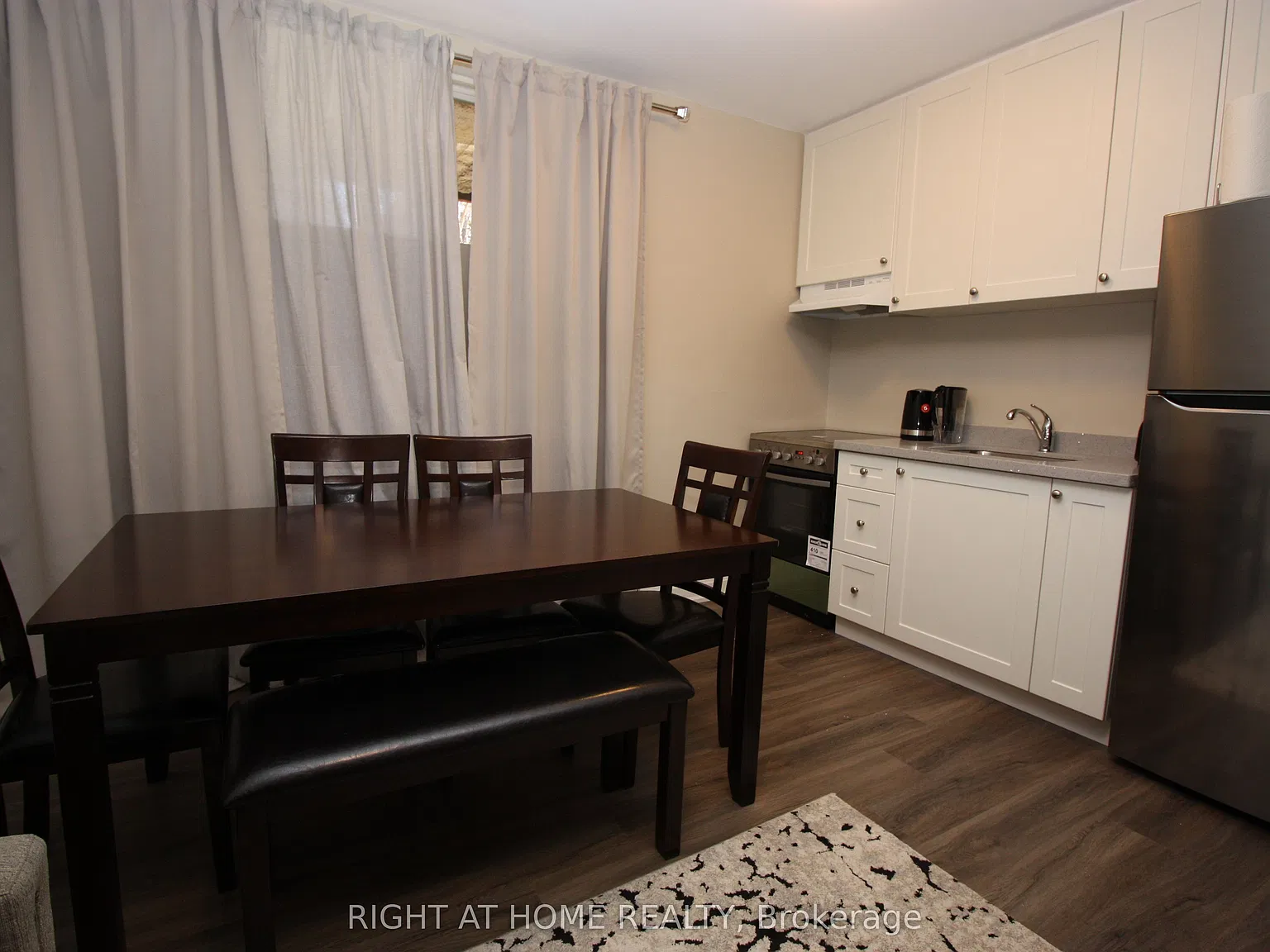 2 bed, $1,900 — Photo 2