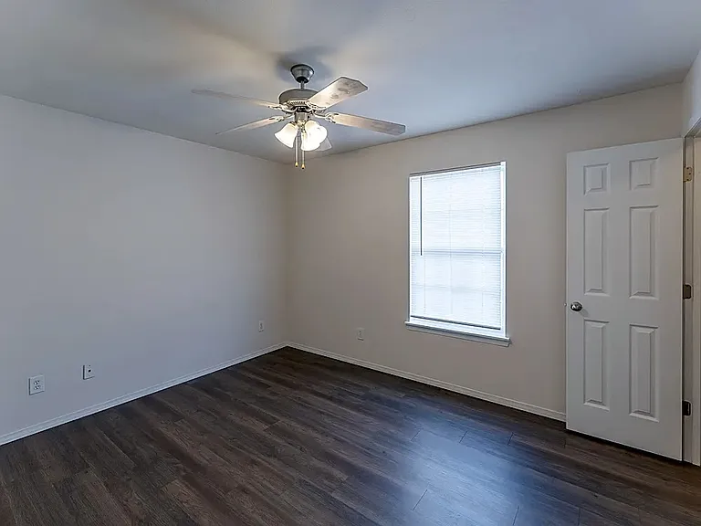 Watermill Park Apartments — Photo 16