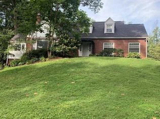 335 Robinwood Ln, Terre Haute, IN 47803