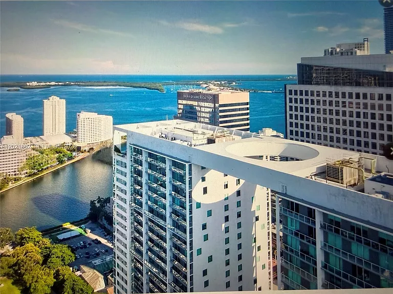 500 Brickell Ave #1600 — Photo 2