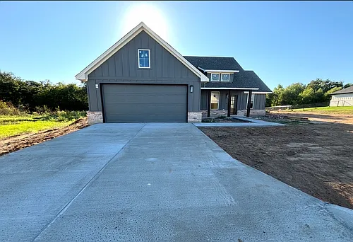 113 McBryde Photo 1