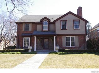 1098 Fairfax St, Birmingham, MI 48009