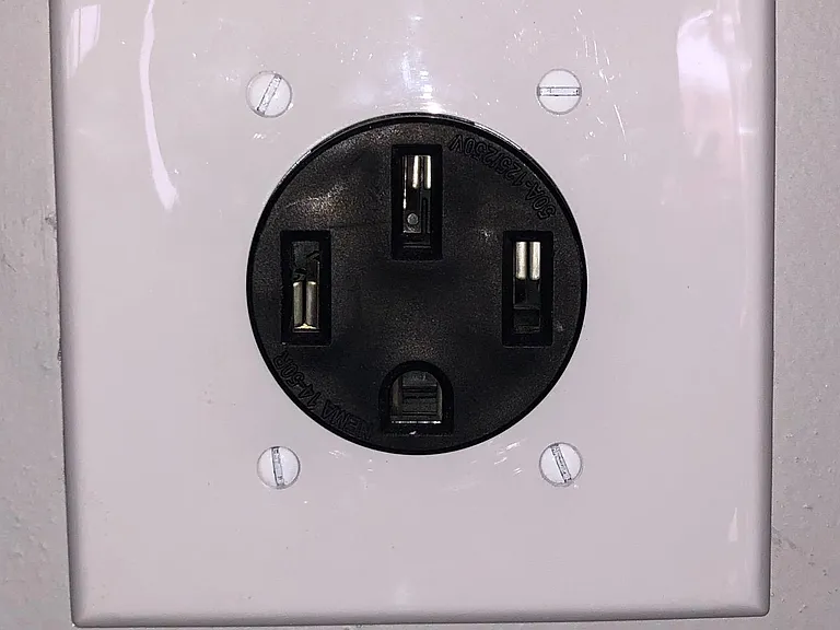 50 amp plug wired for EV vehicle charging capability (charger not provided)