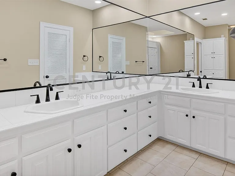 2122 Clear Lake Rd — Photo 11