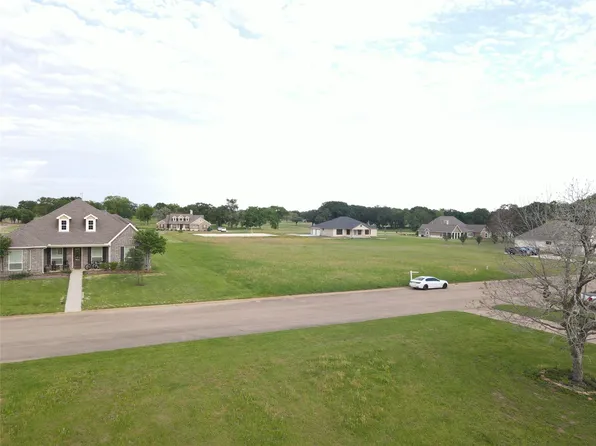 120 Hogan Ln, Hempstead, TX 77445