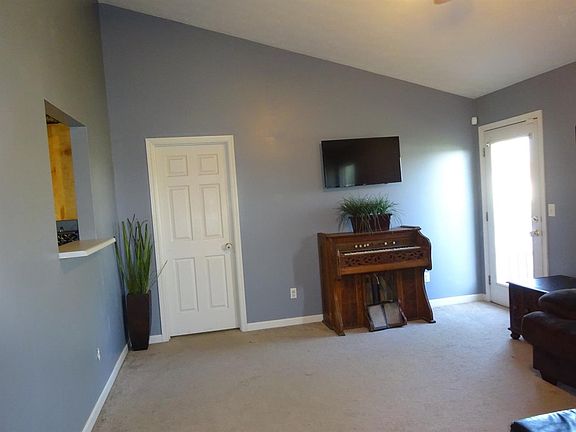 5th image of 442 Little Creek Dr