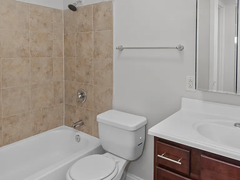 2514 Frankfort Ave #2 — Photo 2