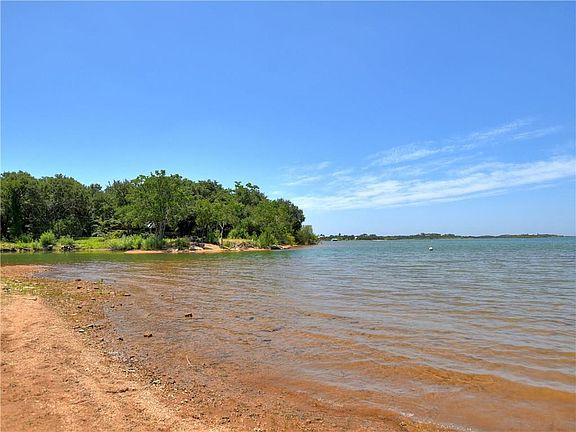 4th image of 101 Kelly Dr