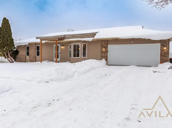 4465 Wintergreen Dr SE, Kentwood, MI 49512
