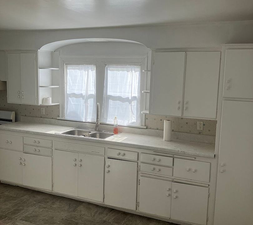 2nd image of 1200 E South St
