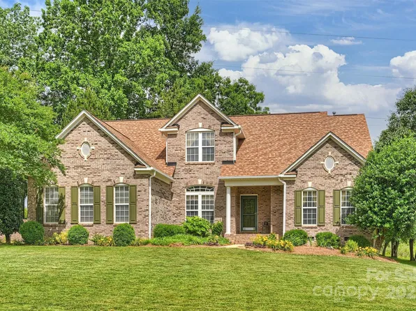 1117 Yarrow St, Matthews, NC 28104