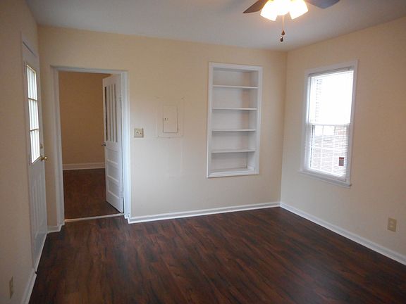 5th image of 911 Shady Oak Ln