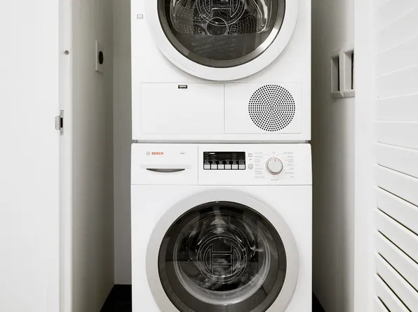 70 Pine Street image 8 of 24