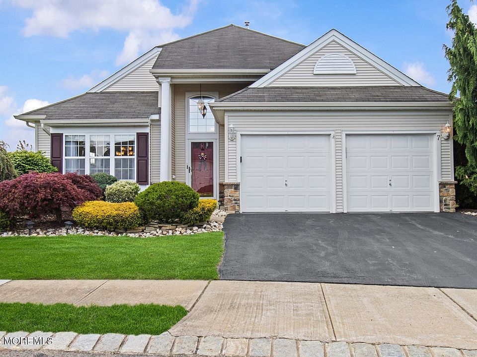 1st image of 7 Donatello Drive