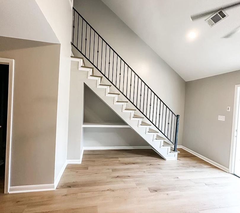 1st image of 4248 Holly Hill Ct