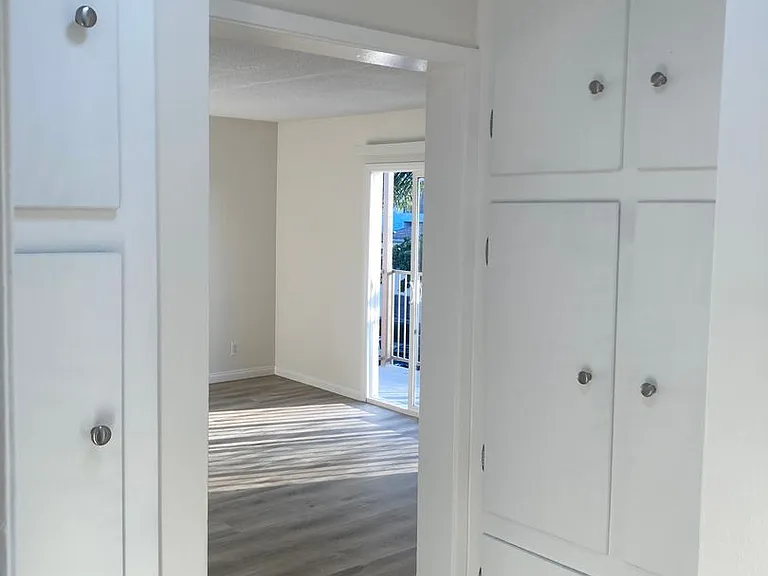 650 Linden Ave — Photo 53