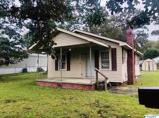 422 Henderson St, Gadsden, AL 35904