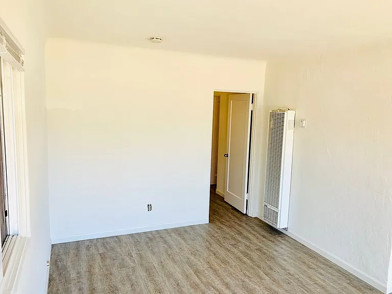 5050 Cape May Ave — Photo 5