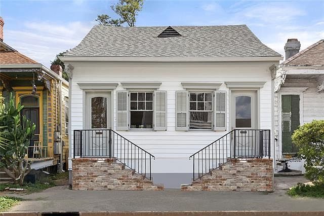 1st image of 8221 Maple St