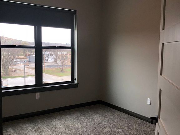 5th image of 329 12th Ave SE APT 304