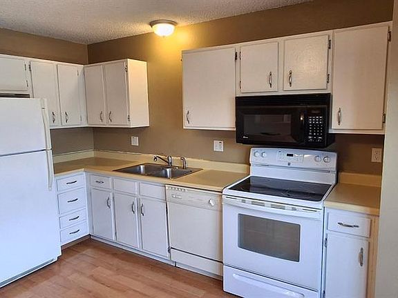 2nd image of 211 W Rio Grande Avenue #9