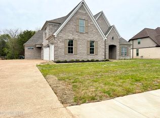 10886 Wiseman Dr, Olive Branch, MS 38654