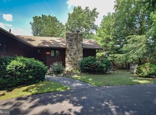 2105 County Line Rd, Villanova, PA 19085