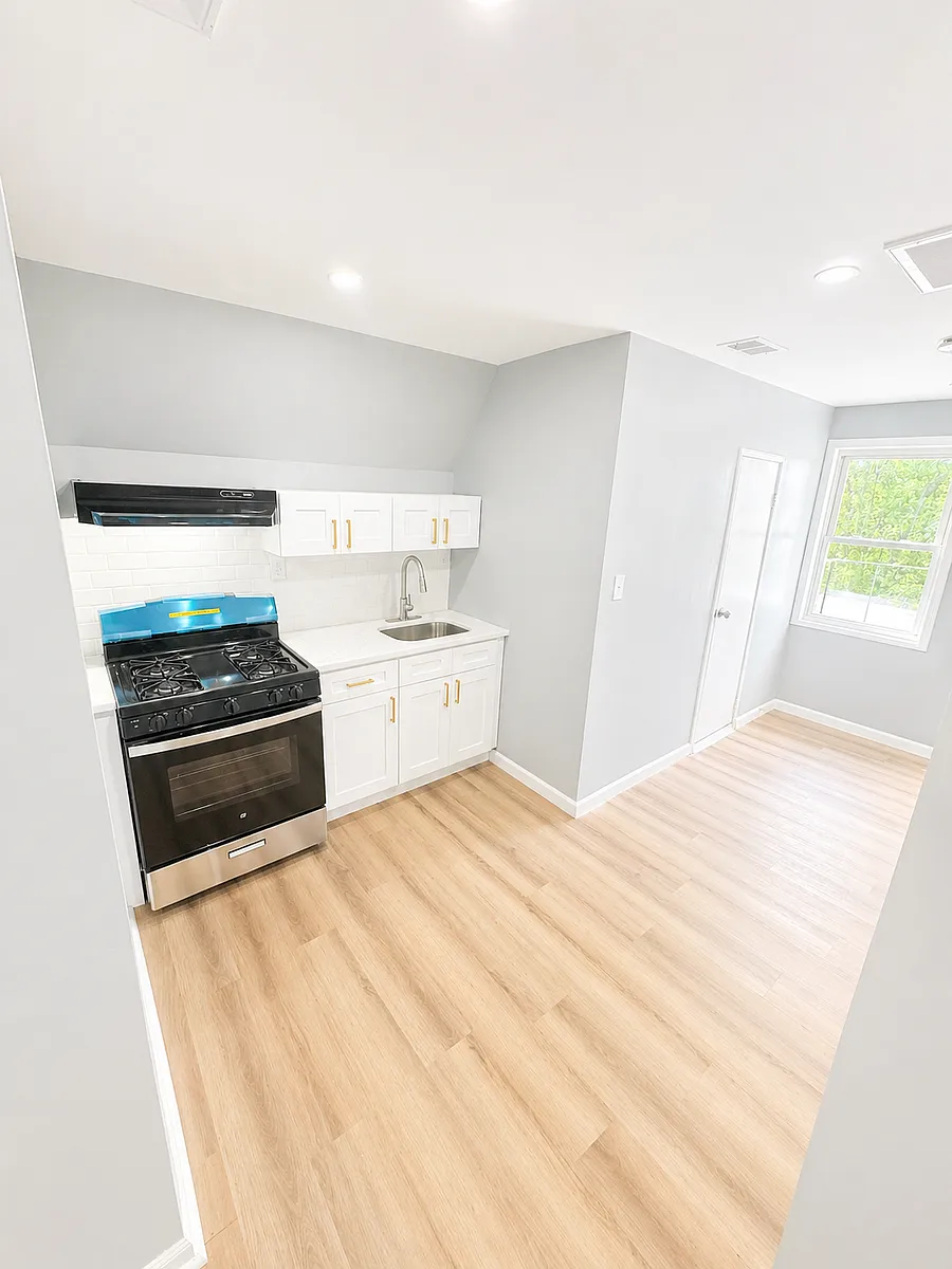 Building Photo - 369 S 19th St #3