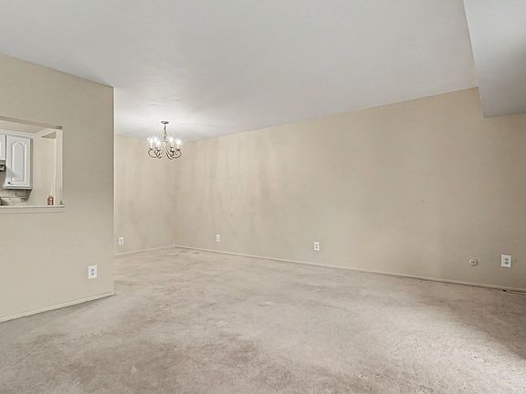 Living room/ dining room