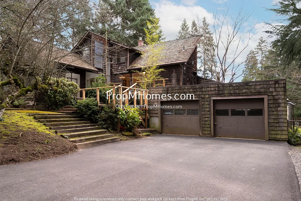 Building Photo - 8945 SW 9th Dr
