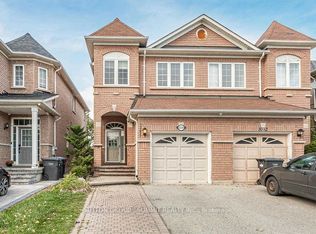 3330 Fountain Park Ave, Mississauga, ON L5M 7E2