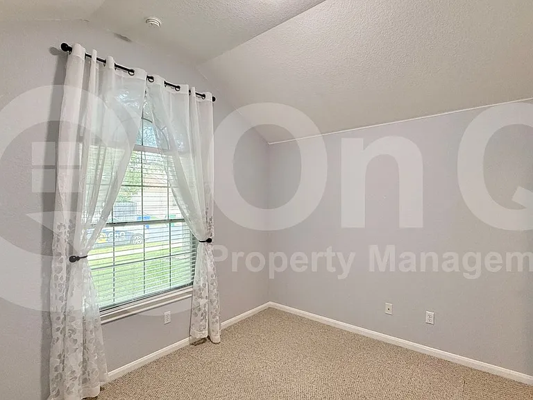 18905 Stirling Castle Ct — Photo 15