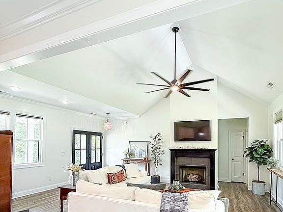 5th image of 333 Masters Ln