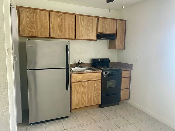 4th image of 2954-2944 F St #54-01