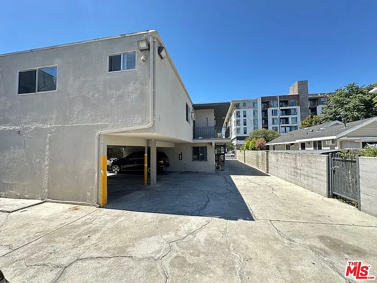 1034 S Ardmore Ave #7 — Photo 9