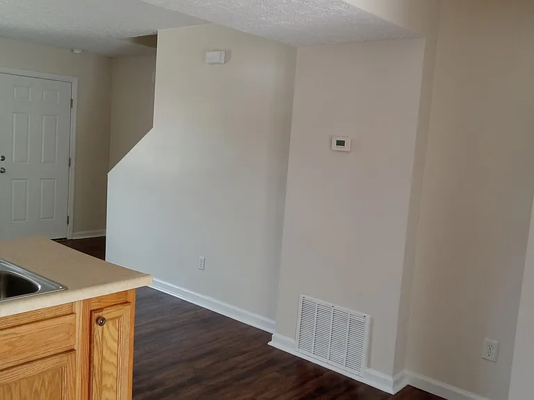 312 Kenova Ave — Photo 11