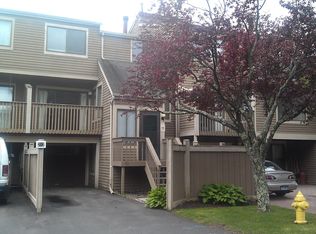 212 Crosswoods Rd, Branford, CT 06405